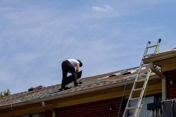 The Benefits of a Full-Service Roofing Replacement Contractor